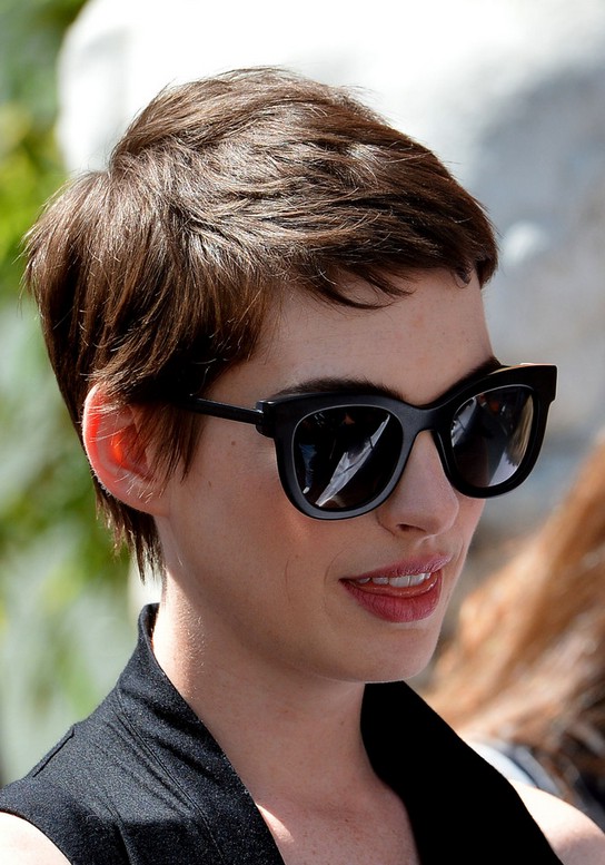 Anne Hathaway Cool Short Pixie Cut For Summer Styles Weekly