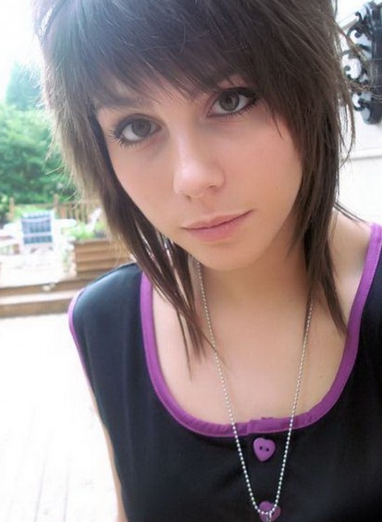 Cute EMO Short Haircut For Girls Styles Weekly