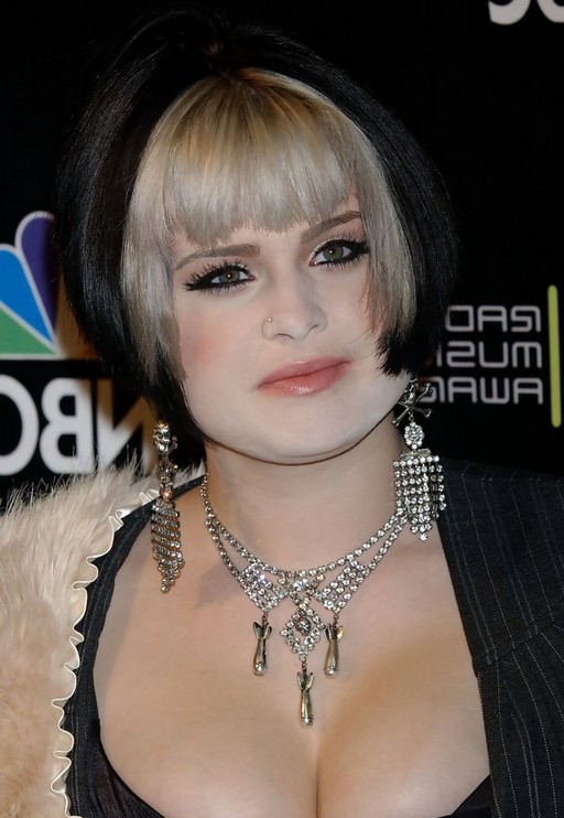 Kelly Osbourne Short Inverted Bob Haircut Styles Weekly