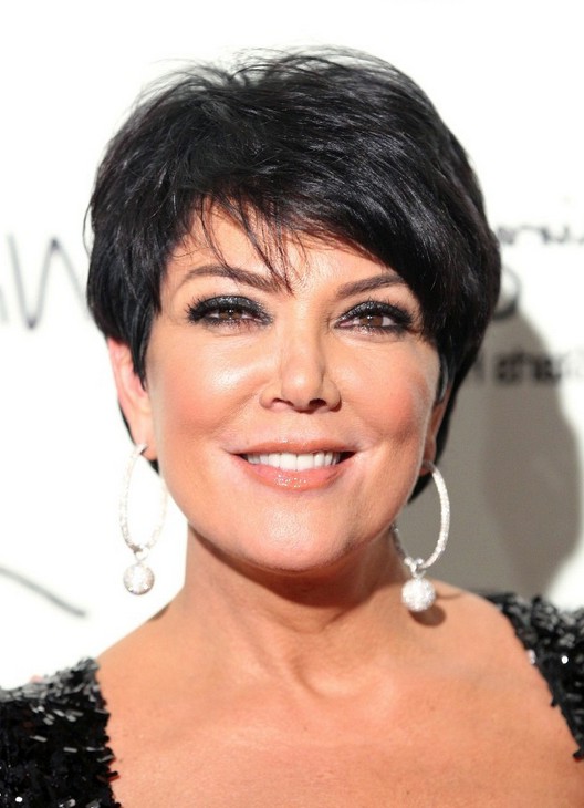 Kris Jenner Side Parted Layered Short Haircut For Women Over 50 Styles Weekly 