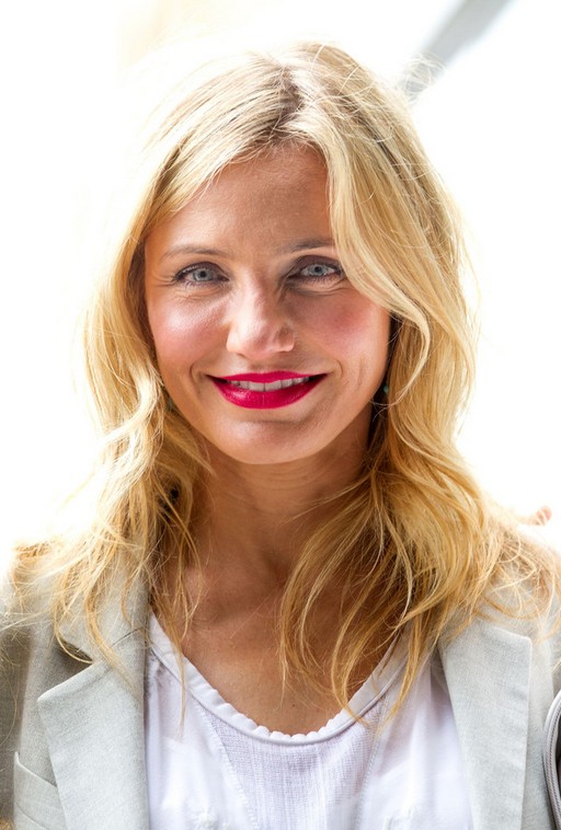 Cameron Diaz Layered Shoulder Length Hairstyle With Waves Styles