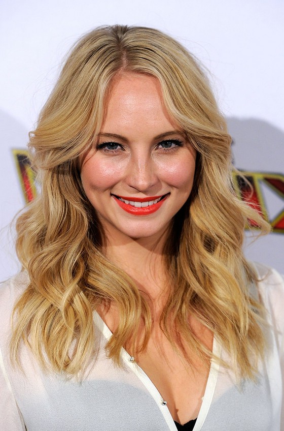 Candice Accola Cute Shoulder Length Blonde Wavy Hairstyle