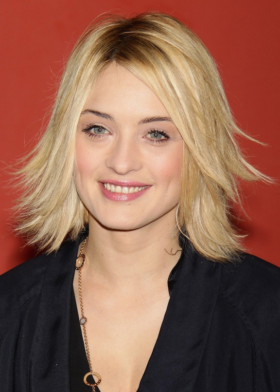 Carolina Crescentini Latest Medium Straight Bob Haircut With