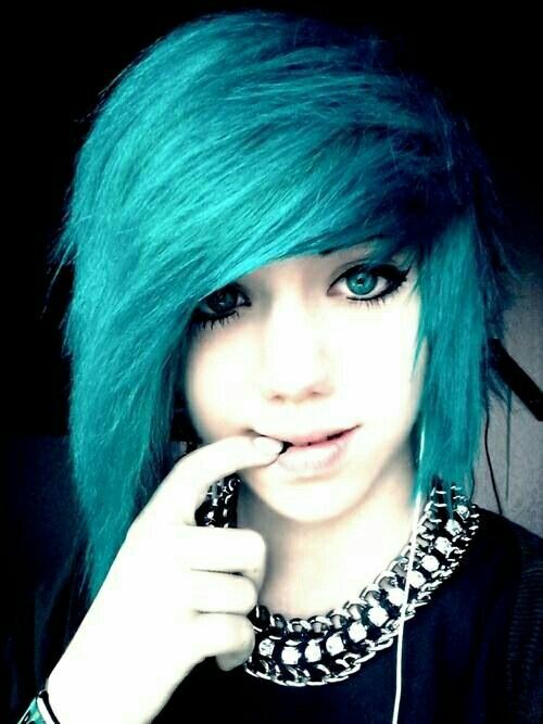 Cute Blue emo hairstyle | Styles Weekly