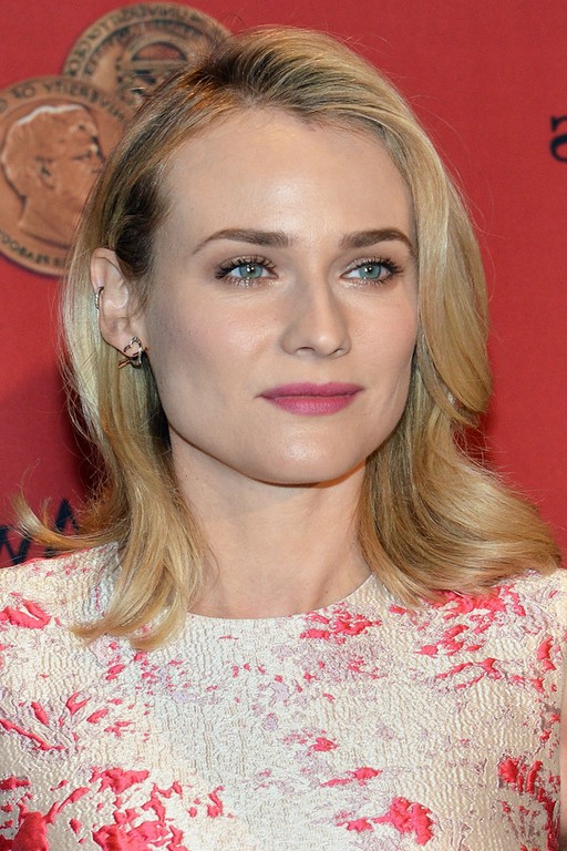 Diane Kruger Medium Wavy Haircut For Round Faces Styles Weekly