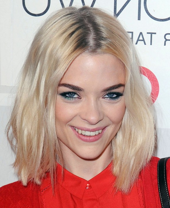 Jaime King Choppy Textured Bob Haircut Styles Weekly