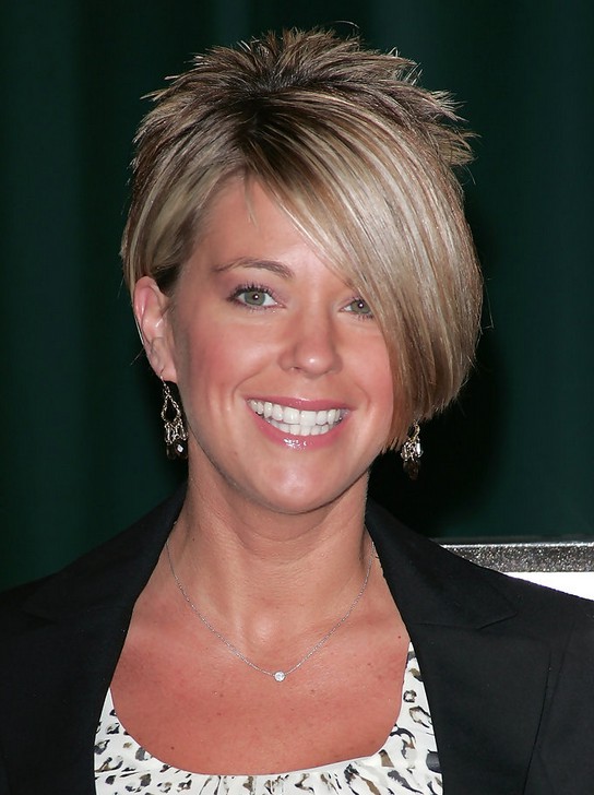 Kate Gosselin Layered Short Side Part Haircut With Long Bangs Styles Weekly