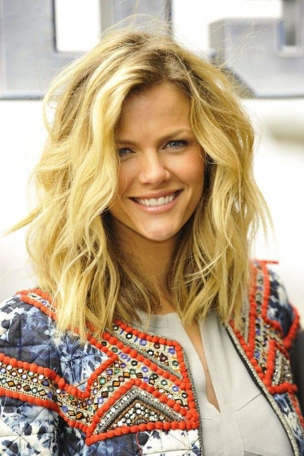 23 Chic Medium Hairstyles For Wavy Hair Styles Weekly 