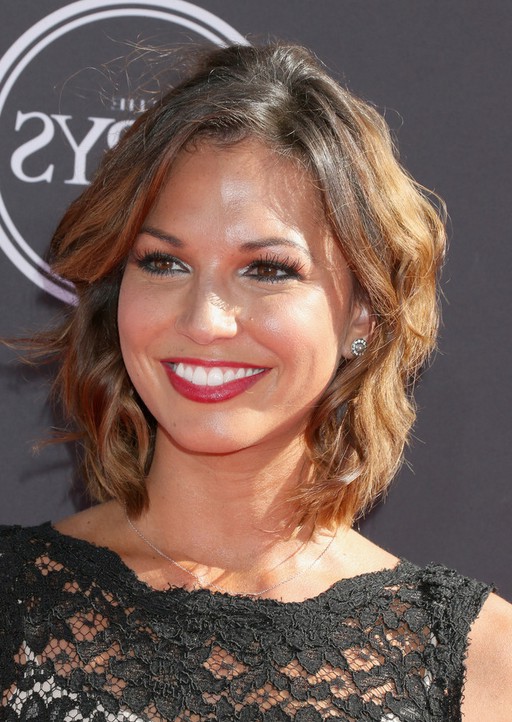 Melissa Rycroft Short Ombre Wavy Hairstyle For Round Faces