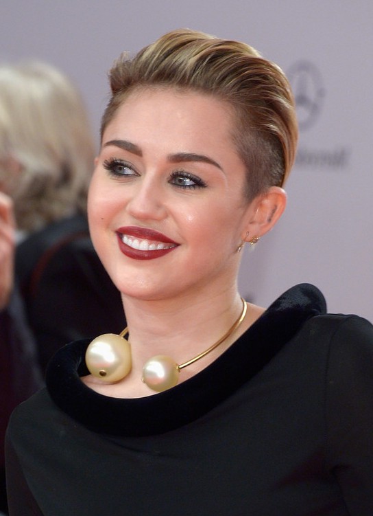 Miley Cyrus Short Straight Pull Back Haircut Styles Weekly