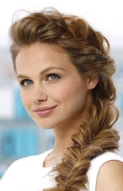 2015 Braid hairstyles for Women: French Fishtail Braid / Via