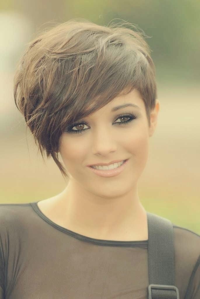 12 Hot Short Hairstyles With Bangs Styles Weekly