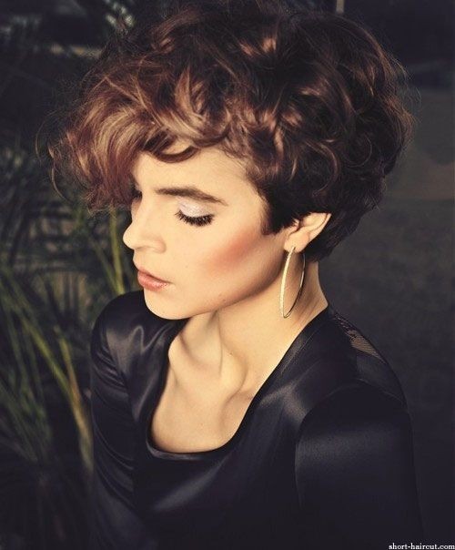 21 Lively Short Haircuts For Curly Hair Styles Weekly 