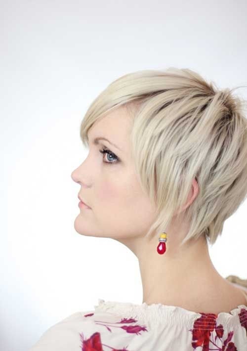 Pretty Layered Haircut: Everyday Hairstyles for Women / Via