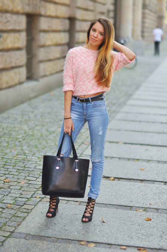 pink top and jeans outfit