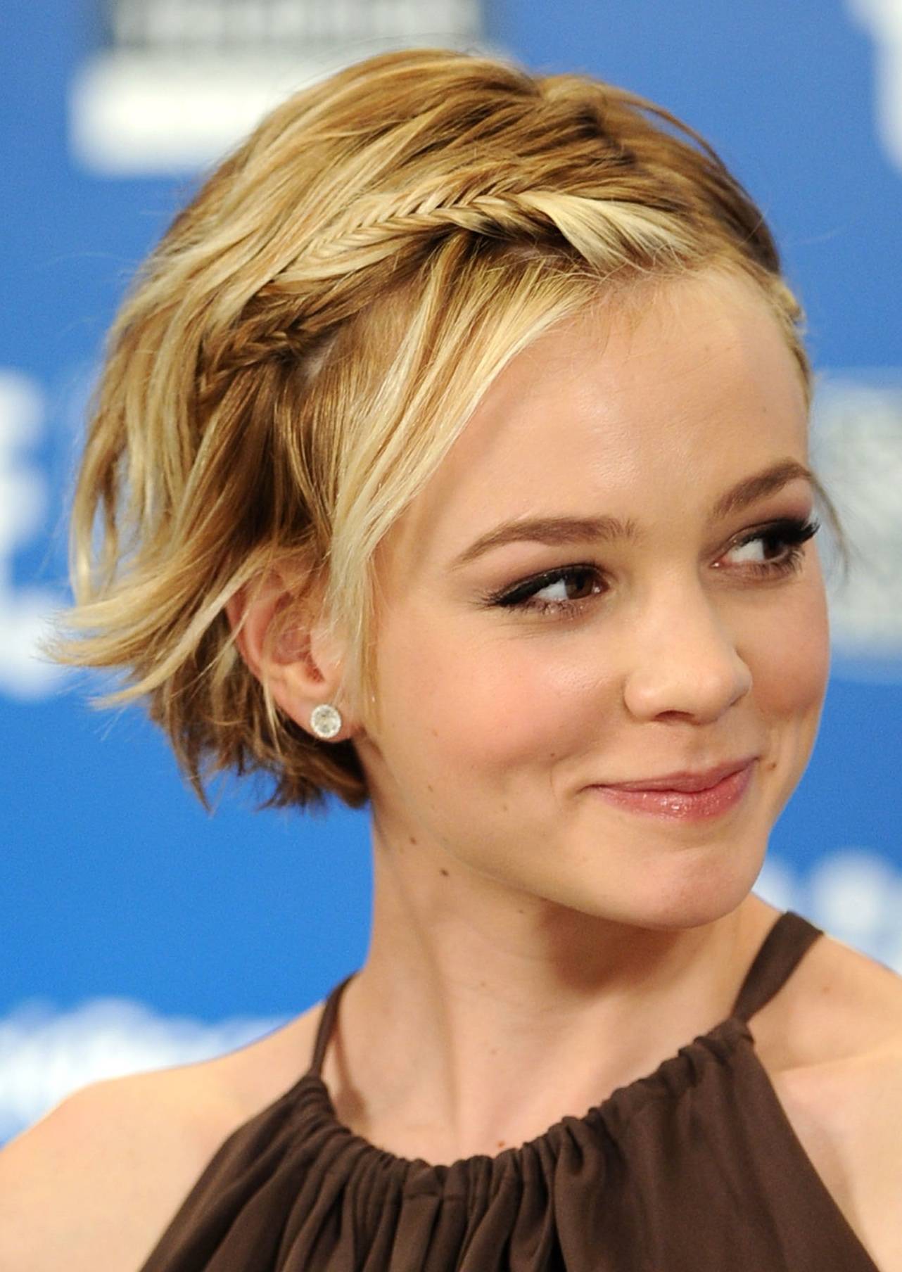 21 Short Hairstyles For Round Faces Styles Weekly