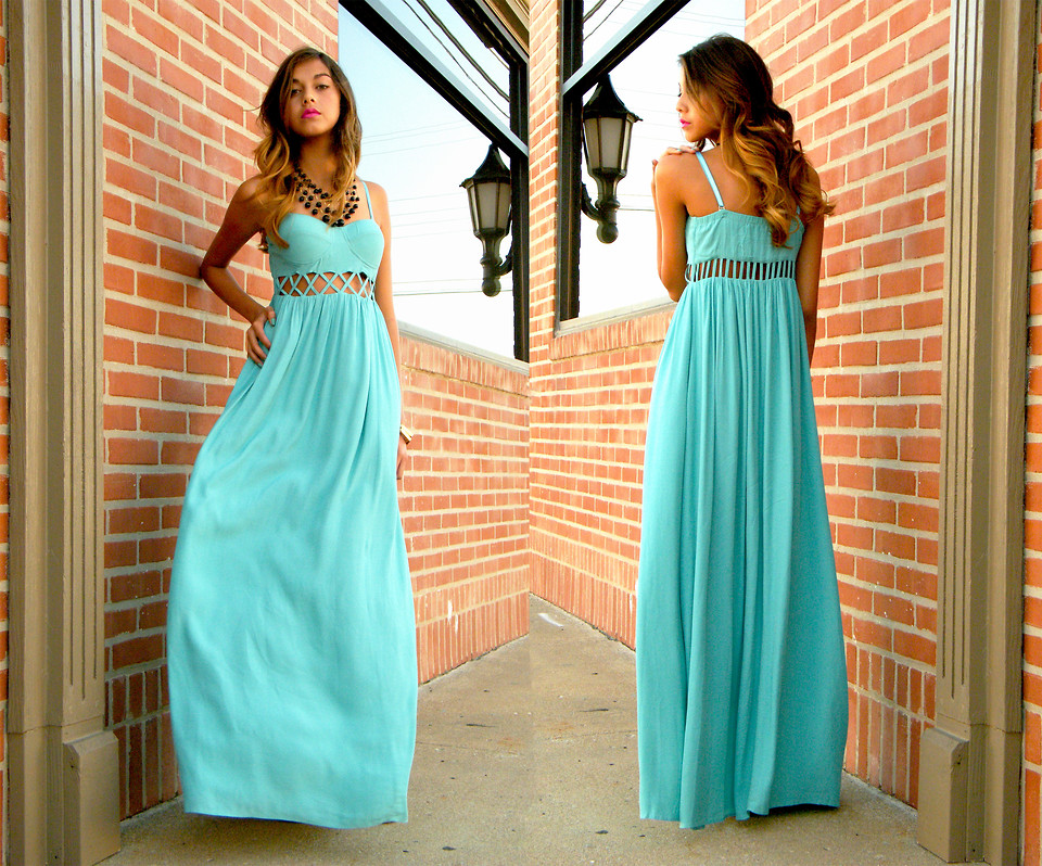 What Color Goes With Mint Green Dress