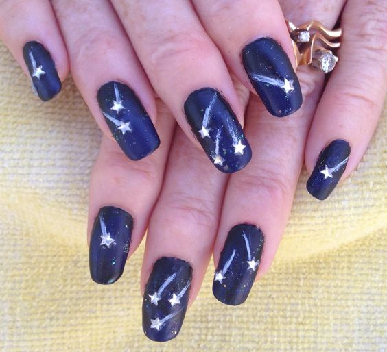 17 Stunnig Star Nail Designs For Fashionistas Styles Weekly