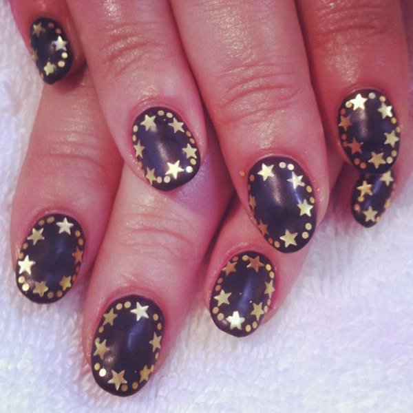 17 Stunning Star Nail Designs for Fashionistas - crazyforus