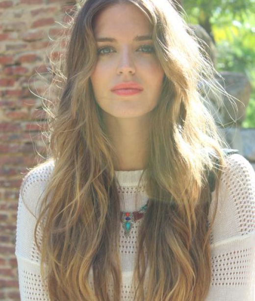 16 Stylish Long Wavy Hairstyles for Summer - Styles Weekly