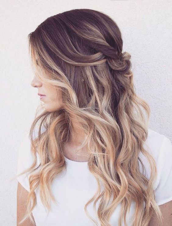 16 Stylish Long Wavy Hairstyles for Summer - Styles Weekly