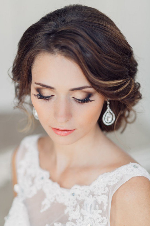 Wedding hairstyles and makeup