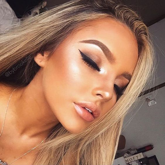 5 Tips on How to Achieve a Perfect Full-Face Summer Glow Makeup Look 