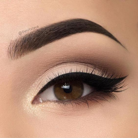 How to Smudge Your Eyeliner & Hottest Eyeliner Styles