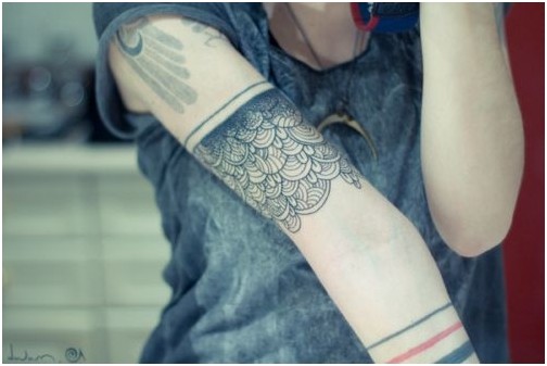 45 Perfect Armband Tattoos for Men and Women  TattooBlend