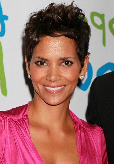 Halle Berry Layered Messy Short Pixie Cut for Women | Styles Weekly