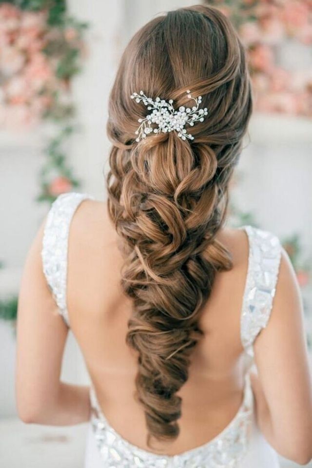 Beautiful Long Hairstyles for Brides: Chic Hairstyle for Wedding