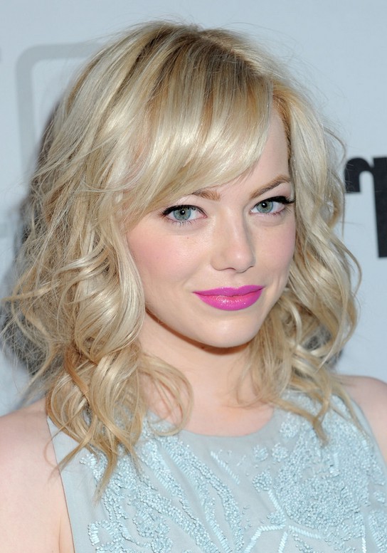 Emma Stone Medium Blonde Curly Hairstyle for Spring | Styles Weekly