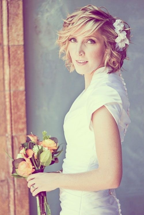 Short Wedding Hairstyles for Women: Hairstyles for Brides