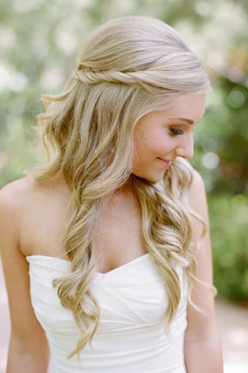 Wedding Day Hairstyles: Half-Up Half-Down Hair Style for Curly Hair