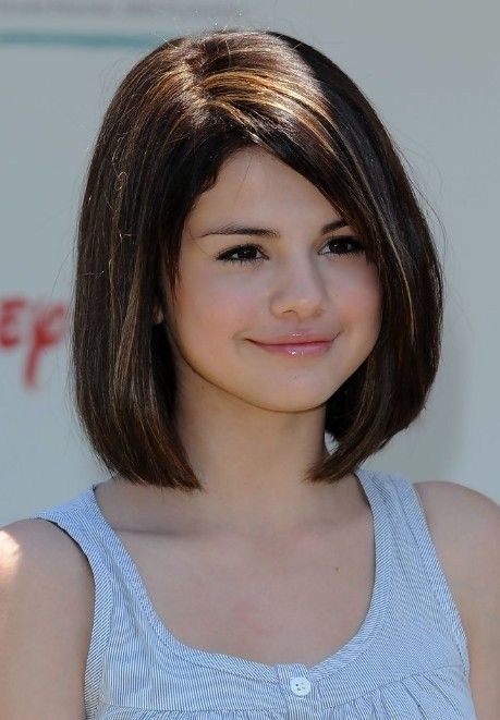 Classic Bob Haircut: Selena Gomez Short Hair Styles
