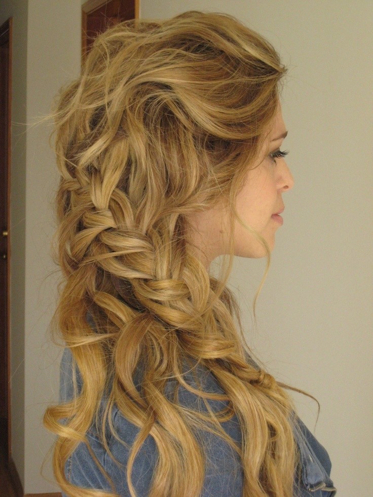 Messy Side Braid: Boho Hairstyle