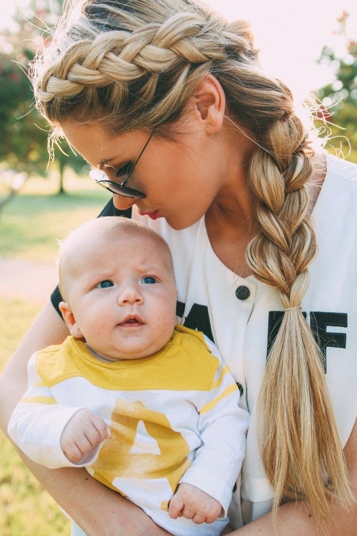 Holiday Hairstyles Ideas: Barefoot Blonde Braid