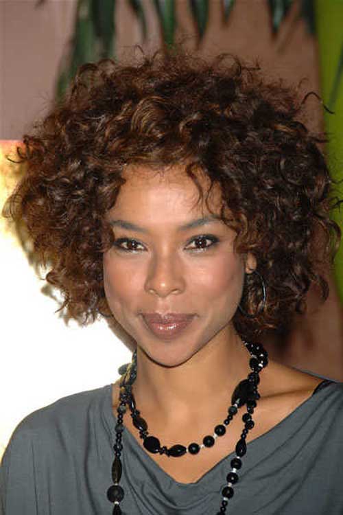 Short Curly Hairstyle for Black Women