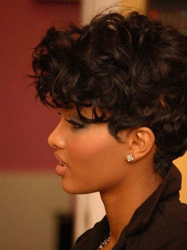 Short Curly Hairstyle for Summer - Black Women Haircuts
