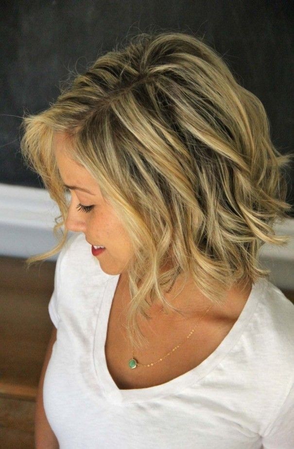 Thick Hairstyles for Wavy Hair: Short Haircuts for Women