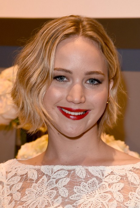 Jennifer Lawrence Layered Short Wavy Thick Hair for Women
