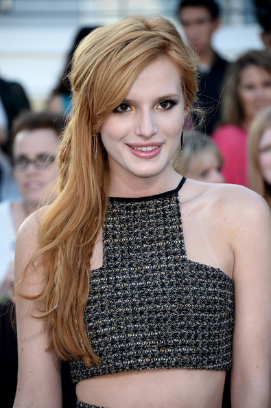 Bella Thorne Glamorous Side Sweep Hair