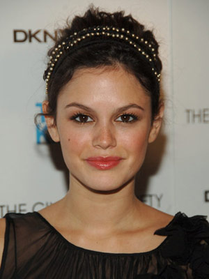 Rachel Bilson Rosy Cheeks Makeup Look