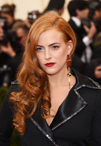 Riley Keough Side Swept Curly Hairstyle