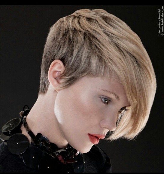 30 Short Hairstyles for Women: Asymmetric Short Haircut