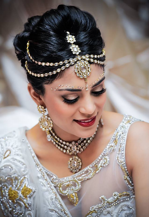 Chic Indian Hairstyle and Makeup for Wedding
