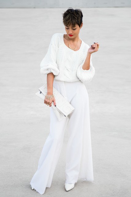 Fashionable White Outfit Idea