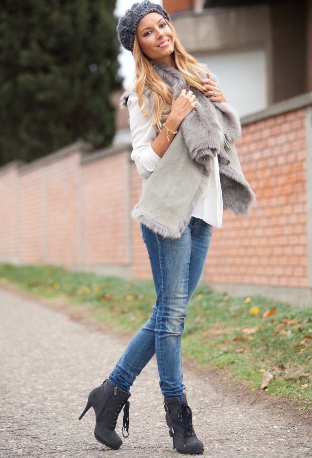 Grey Outfit with Jeans