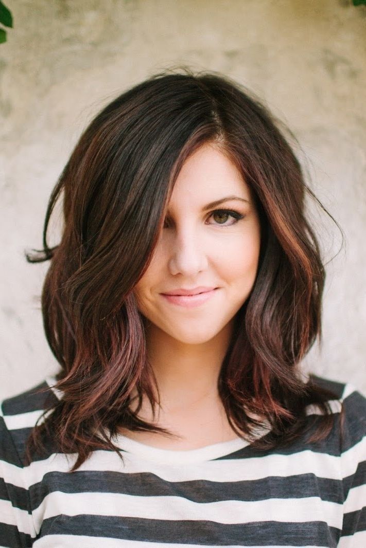 Layered Medium Wavy Hairstyle for Thick Hair