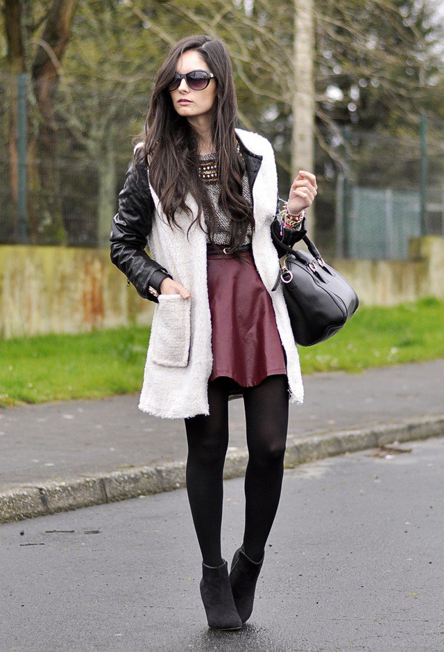 Maroon Skirt Outfit Idea